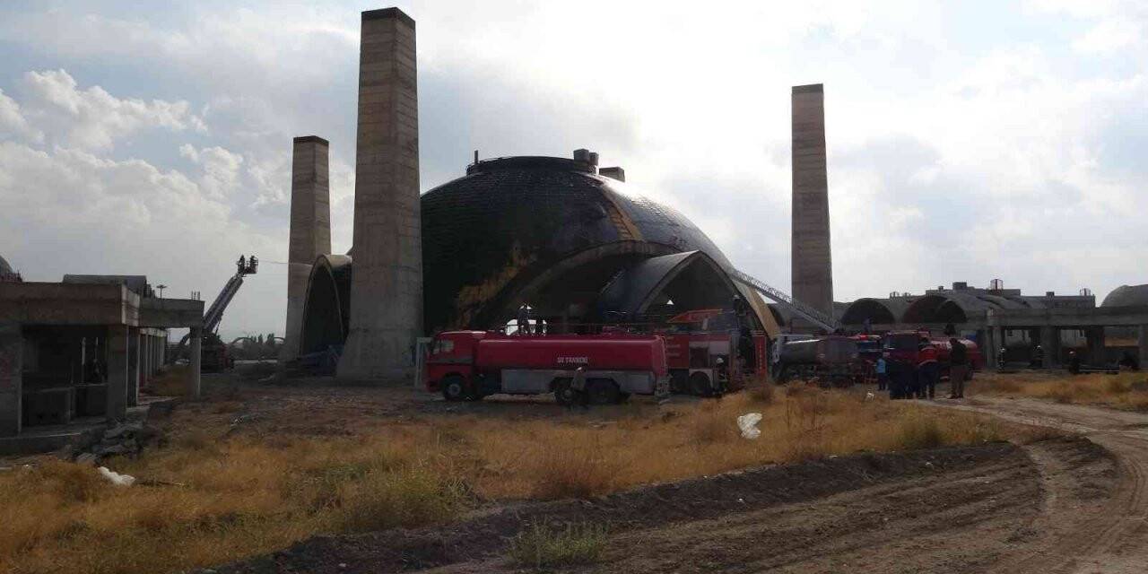 Cami inşaatında çıkan yangın kontrol altına alındı