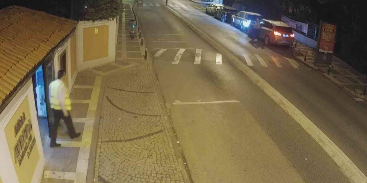 Üsküdar’da otomobillerden hayalet ekran çalan hırsızlar yakalandı