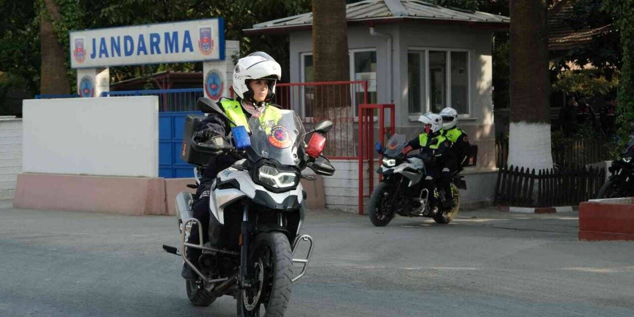 Manisa’da çalıntı ve arama kayıtlı motosikletler jandarmaya yakalandı