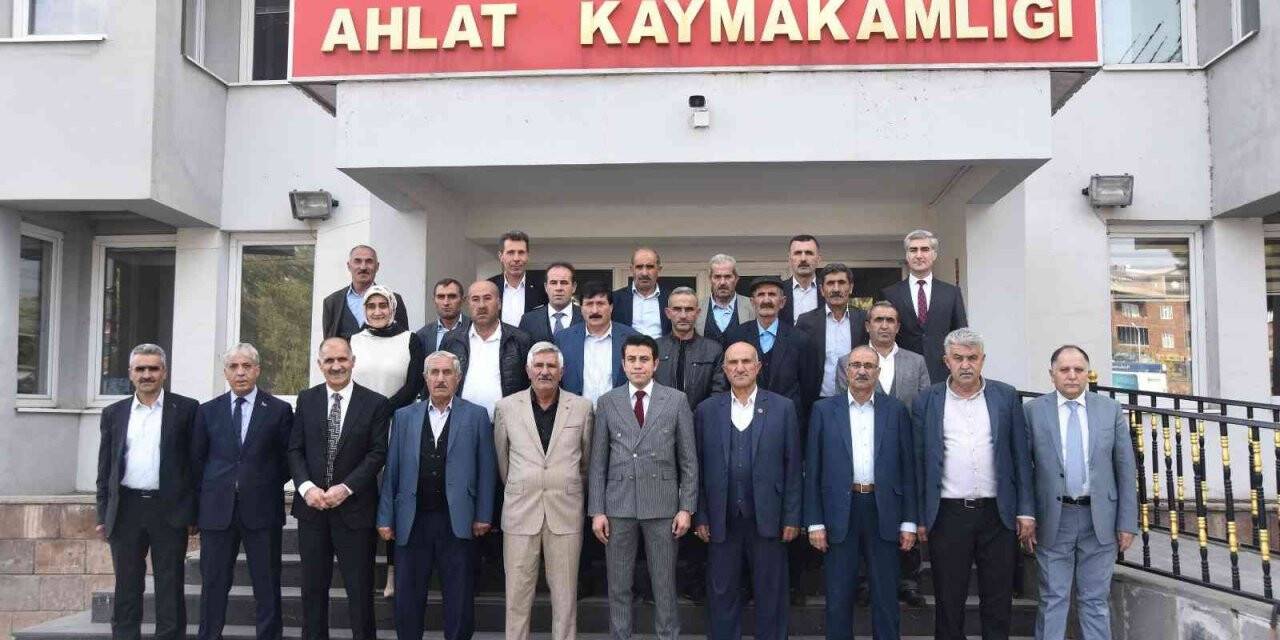 Ahlat’ta 19 Ekim Muhtarlar Günü kutlandı
