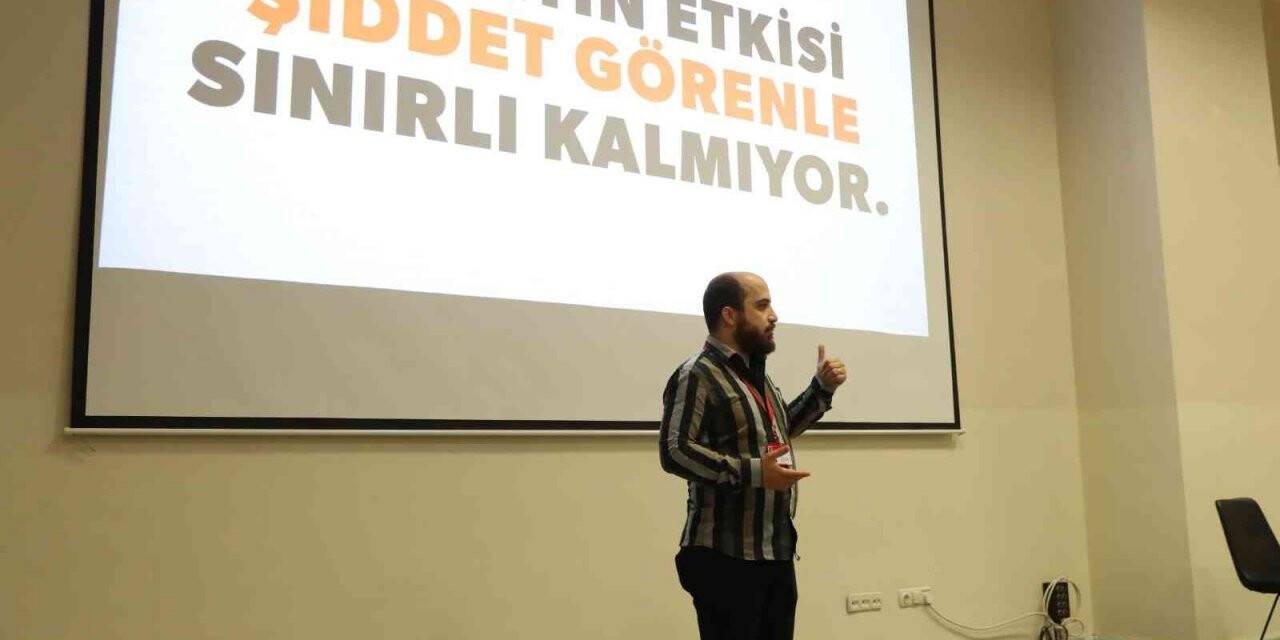 Sultangazi’de “Kadına Yönelik Şiddetle Mücadele Eğitimi” düzenlendi