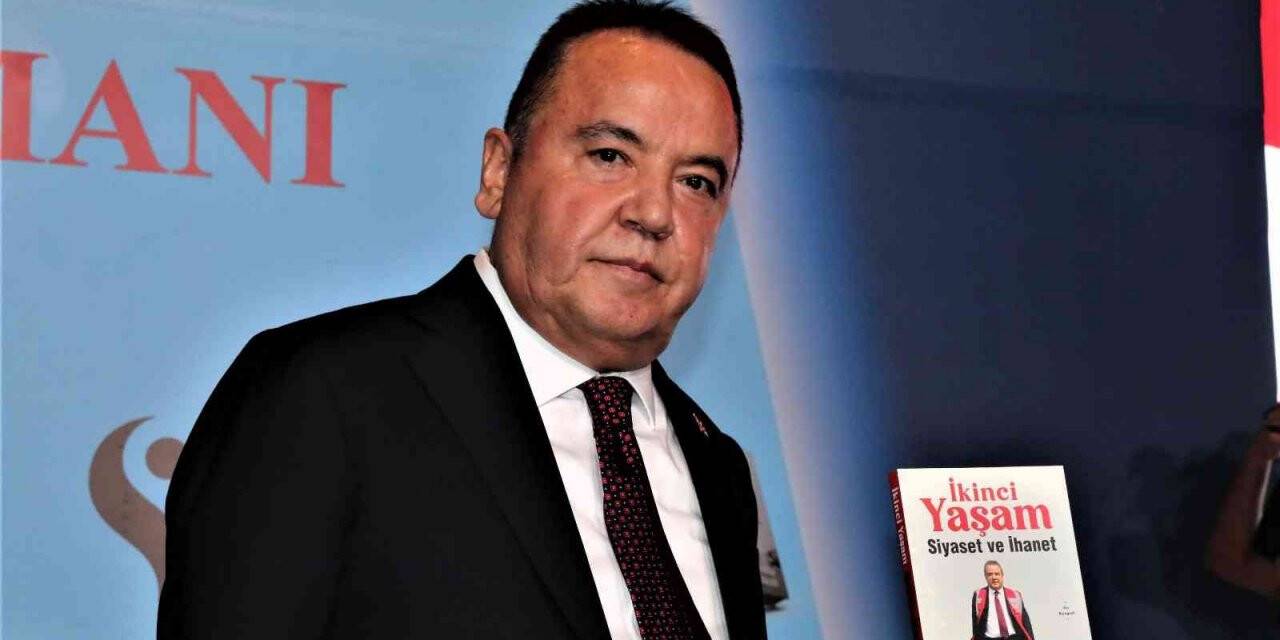 Başkan Böcek, hasta yatağında yaşadığı siyasi ihanetin kitabını yazdı
