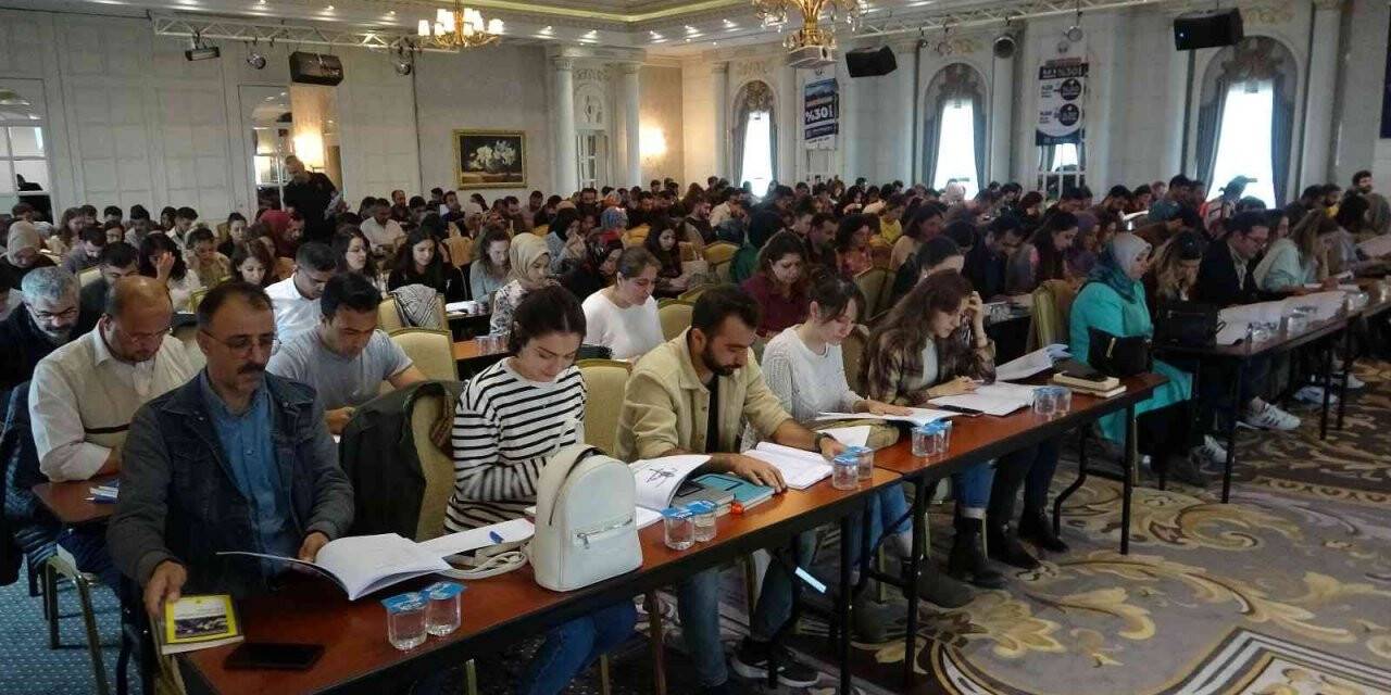 İGÜ, Van’da öğretmenlere ’Hızlı Okuma Teknikleri Eğitimi’ verdi
