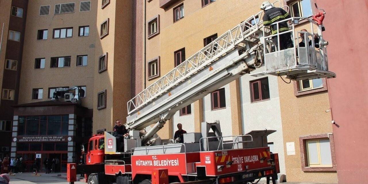 Evliya Çelebi Hastanesi’nde ’Kırmızı Kod Fiili Yangın Tatbikatı’ gerçeği aratmadı