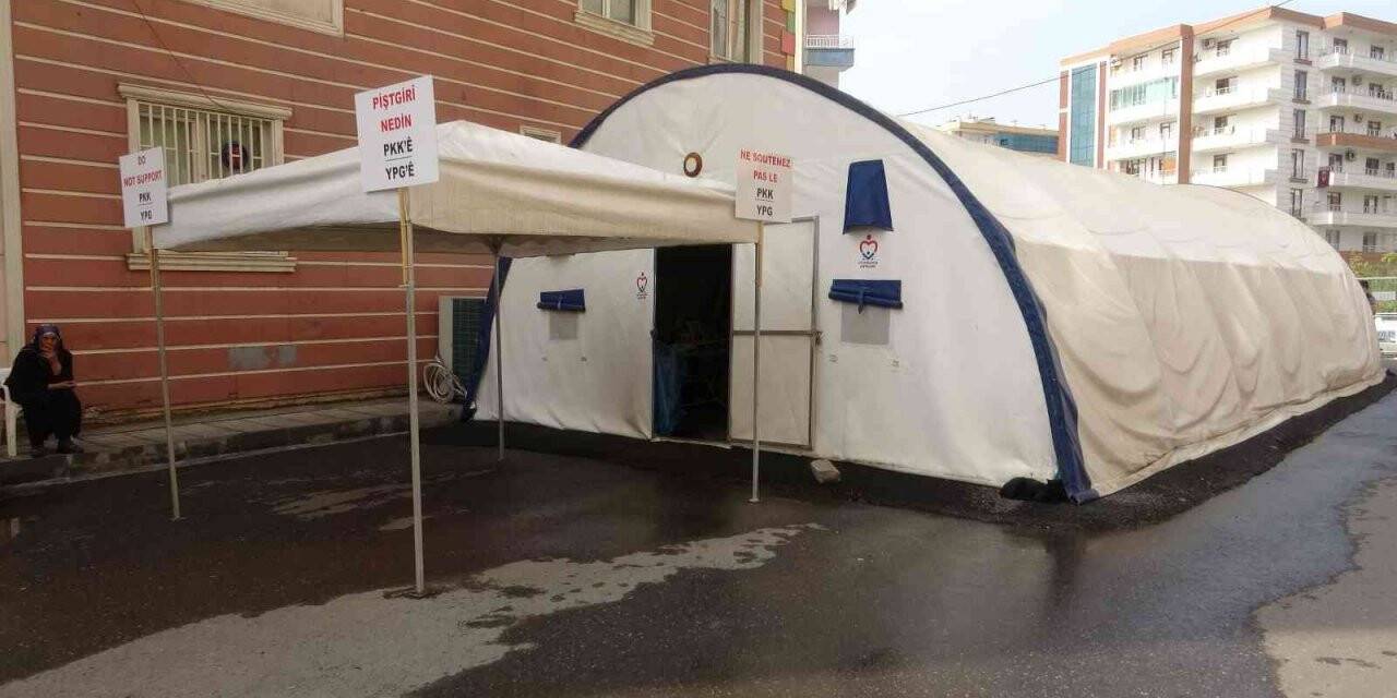 Evlat nöbetindeki anne dağdaki kızına seslendi: "Orası boş dava; annenin yuvasından başka güzel bir yer yok"