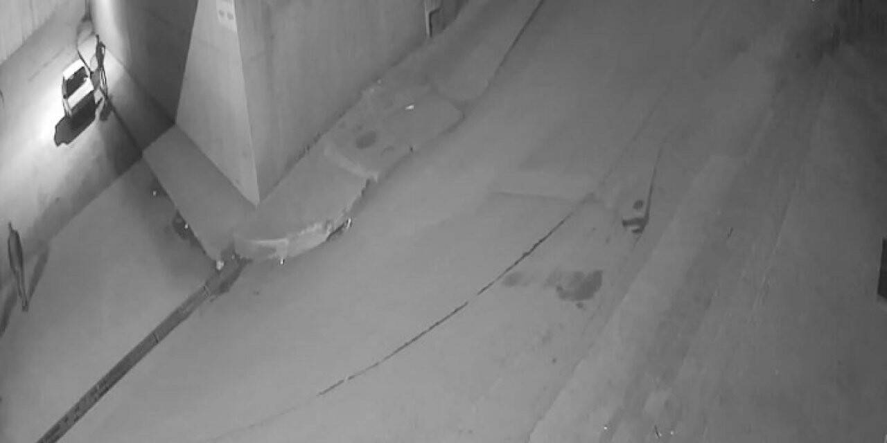 Bursa’da hırsızlar önce güvenlik kamerasının açısını değiştirdi, sonra çaldı
