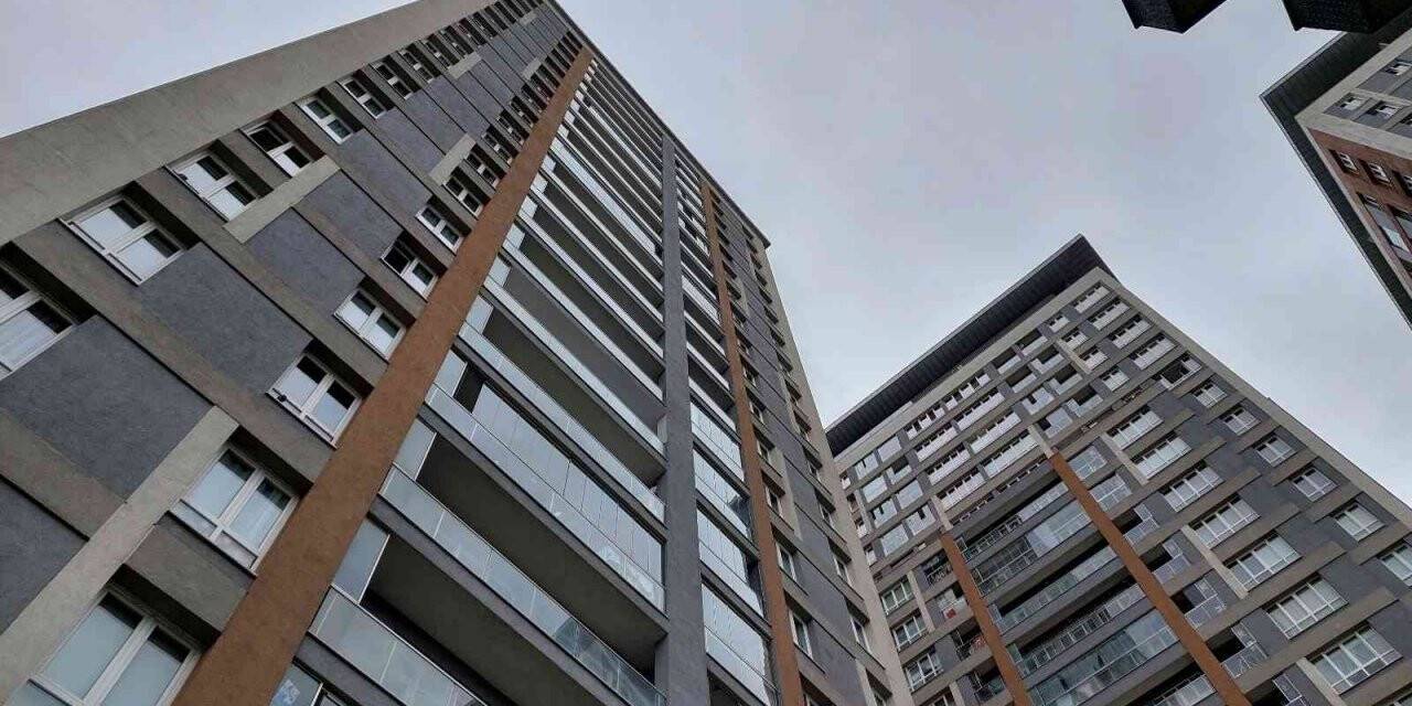 İstanbul’da güvenlikli sitede hırsızlık: Yabancı taklidi yaparak içeriye girdiler