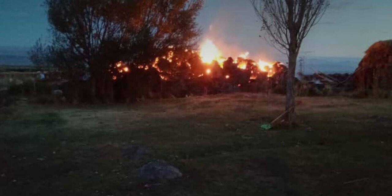 Tekman’da ot yangını