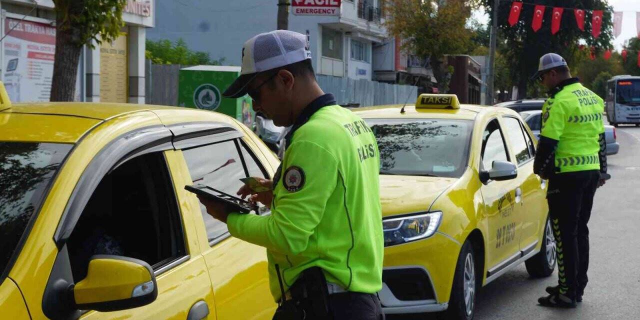 Edirne’de ticari taksi sürücülerine ceza yağdı