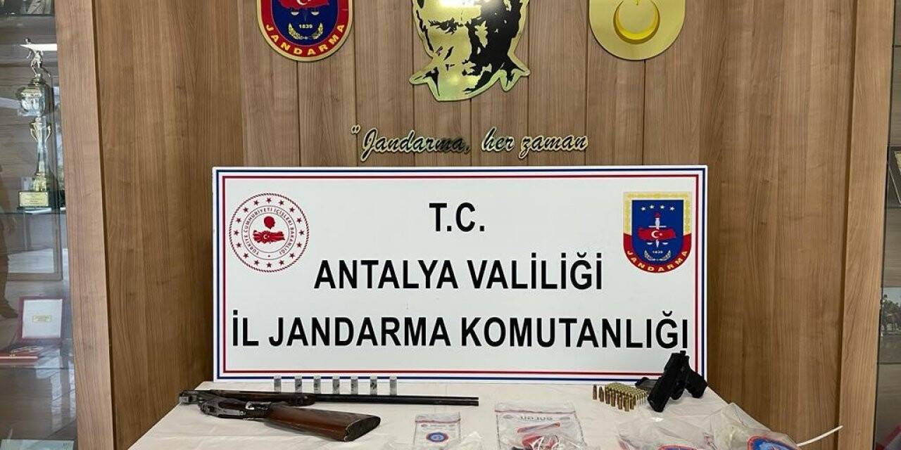 Antalya’da 9 ayrı adrese eşzamanlı ‘Narko-Şok’ baskını: 17 gözaltı