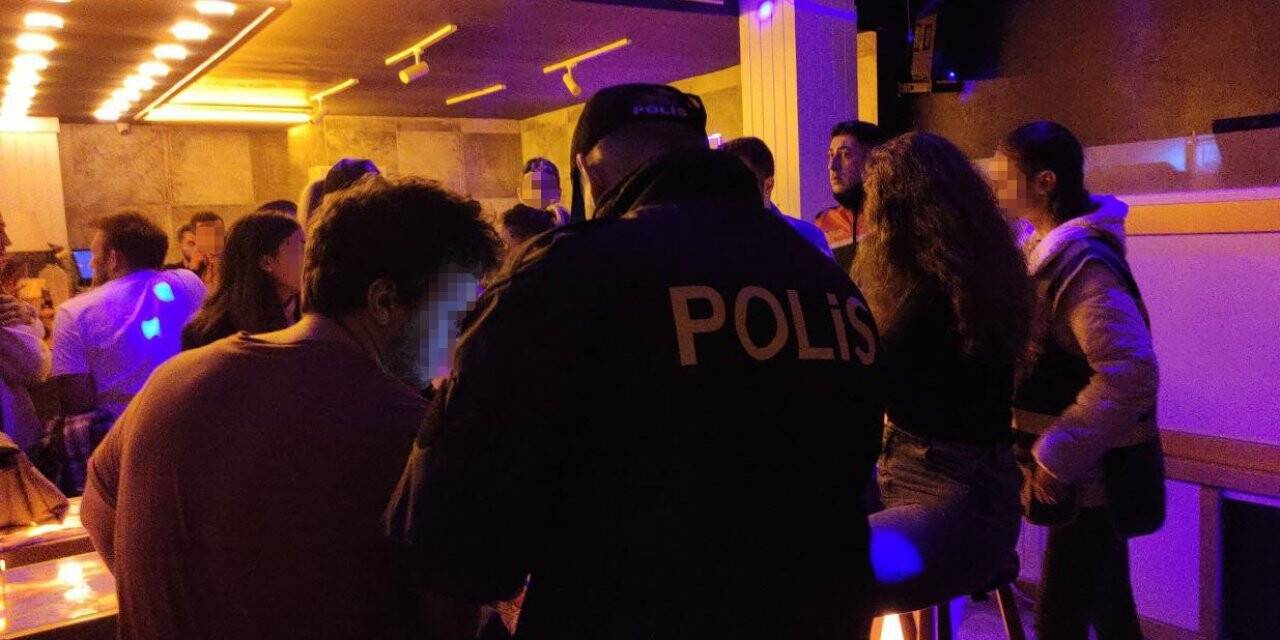 Kocaeli’nde eğlence mekanlarına şok baskın: 800 kişi sorgulandı