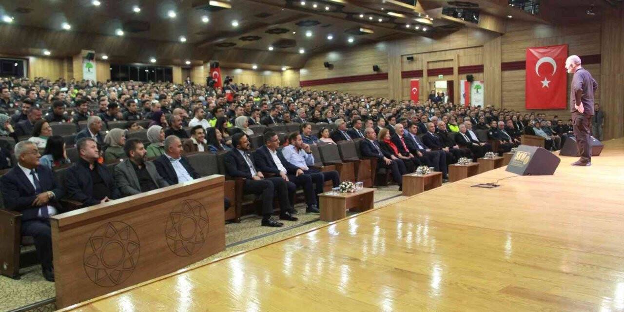 Polis Başmüfettişi Sula ile eski TEM Daire Başkanı Aslan’dan polislerle söyleşi