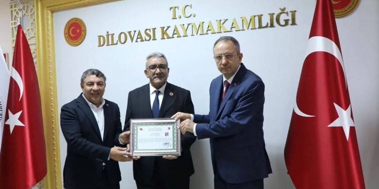 Muhtarlara teşekkür belgesi verildi