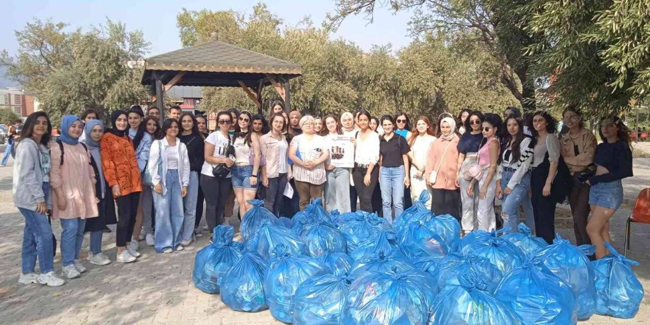 ADÜ’de çevre hassasiyeti için farkındalık etkinliği düzenledi