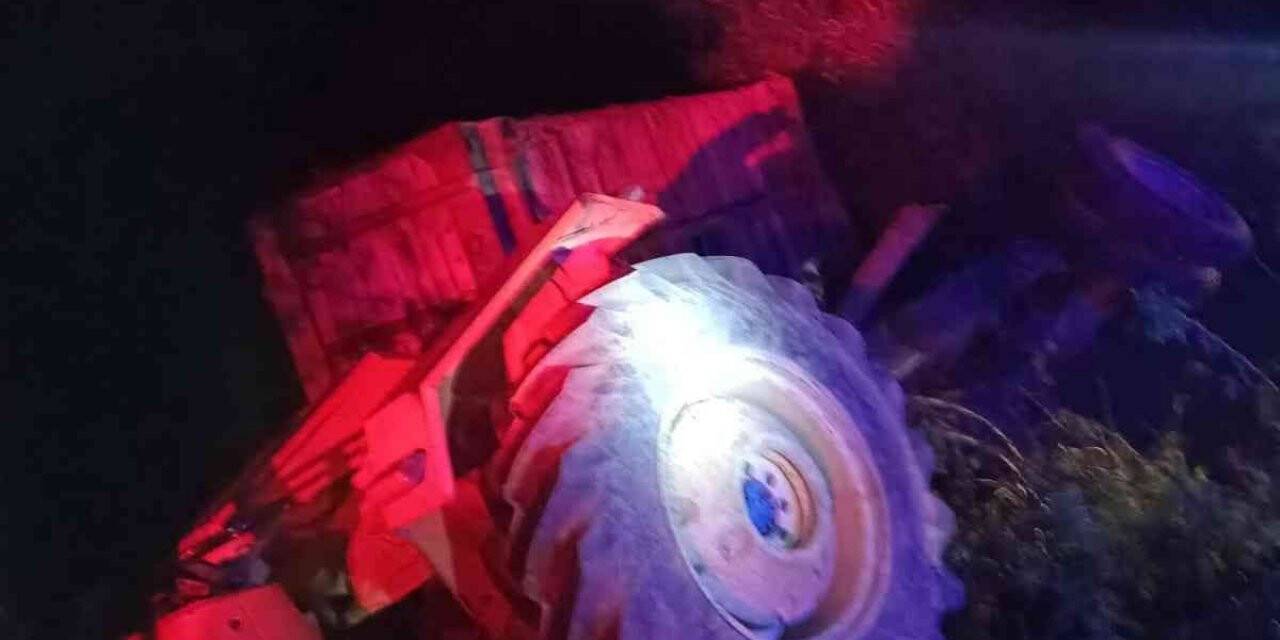 Hayvan yüklü kamyonet ile traktör çarpıştı: Sürücüler yara almadan kurtuldu