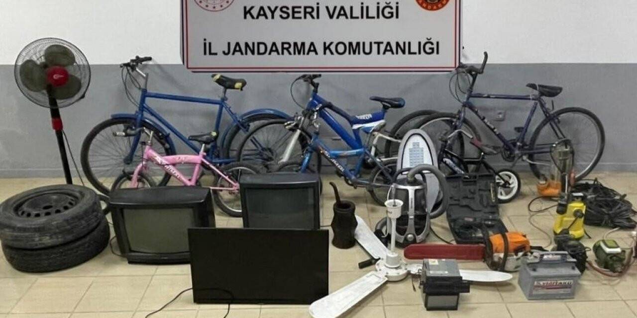 Uyuşturucu aranan evden çalıntı malzemeler de çıktı