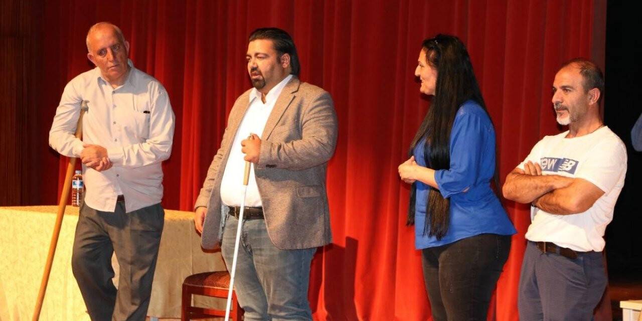 “Bu İşte Bir Tuhaflık Var” oyununa tam not