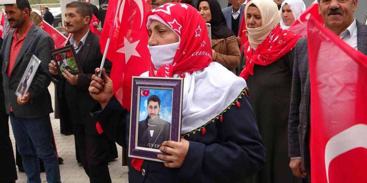 Vanlı ailelerin evlat nöbeti devam ediyor