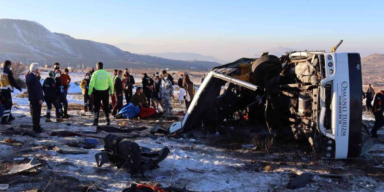 Üniversite öğrencilerinin öldüğü midibüs kazasının duruşması başladı