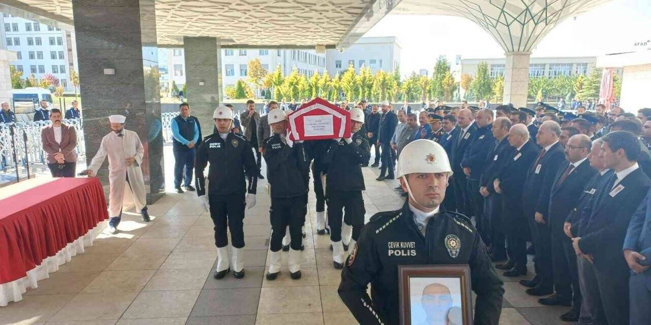 Şehit Polis Memuru Baybörü son yolculuğuna uğurlandı
