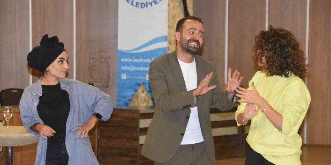 Bodrum’da avukatlar duruşma salonlarından tiyatro sahnelerine sanat akımı başlattı