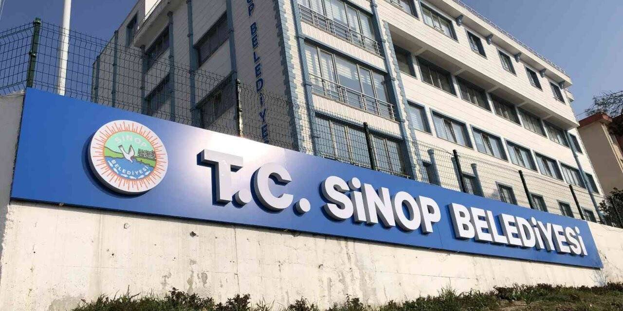 Sinop’ta öğrencilere kıyafet ve kırtasiye yardımı