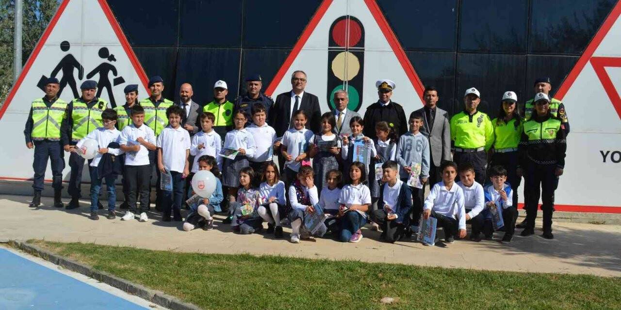 Aliağa’daki Şehit Fethi Sekin Çocuk Trafik Eğitim Parkı tekrar faaliyete geçti