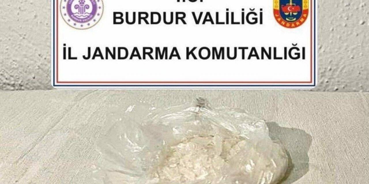 Uyuşturucuyu  satamadan jandarmaya yakalandı