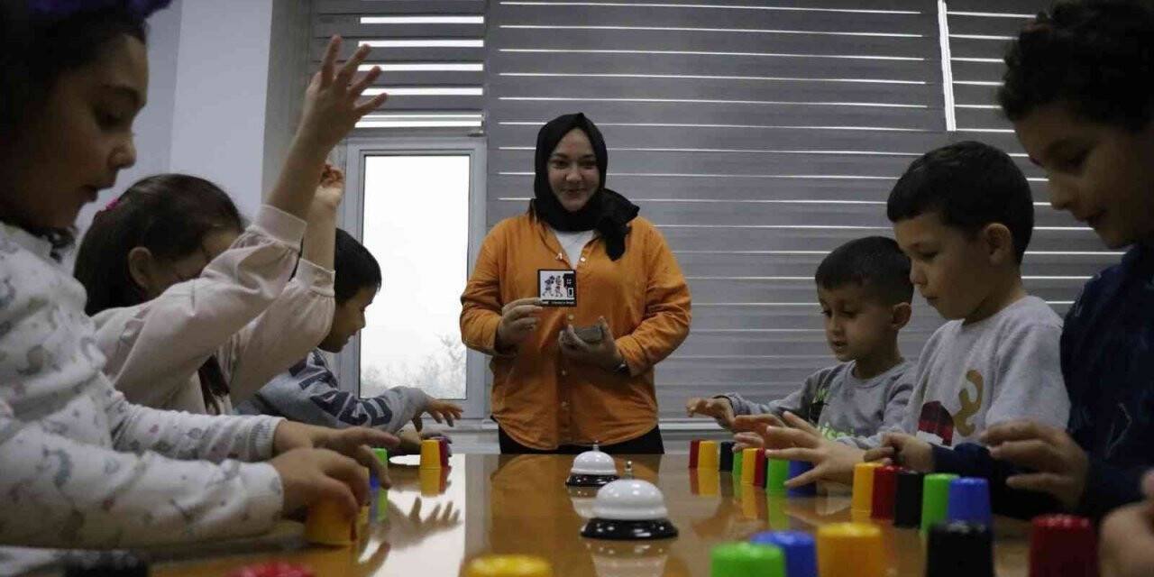 Eğlenerek beceri kazanıyorlar