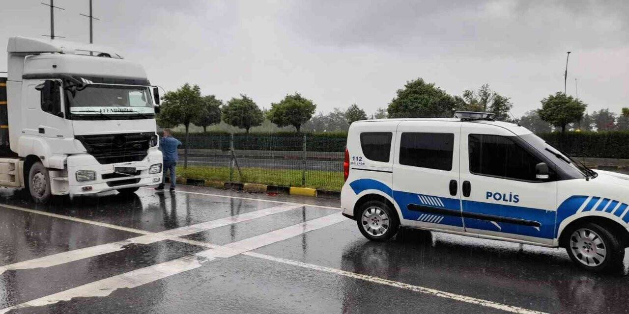 Gülüç kavşağında iki tır çarpıştı: 1 yaralı