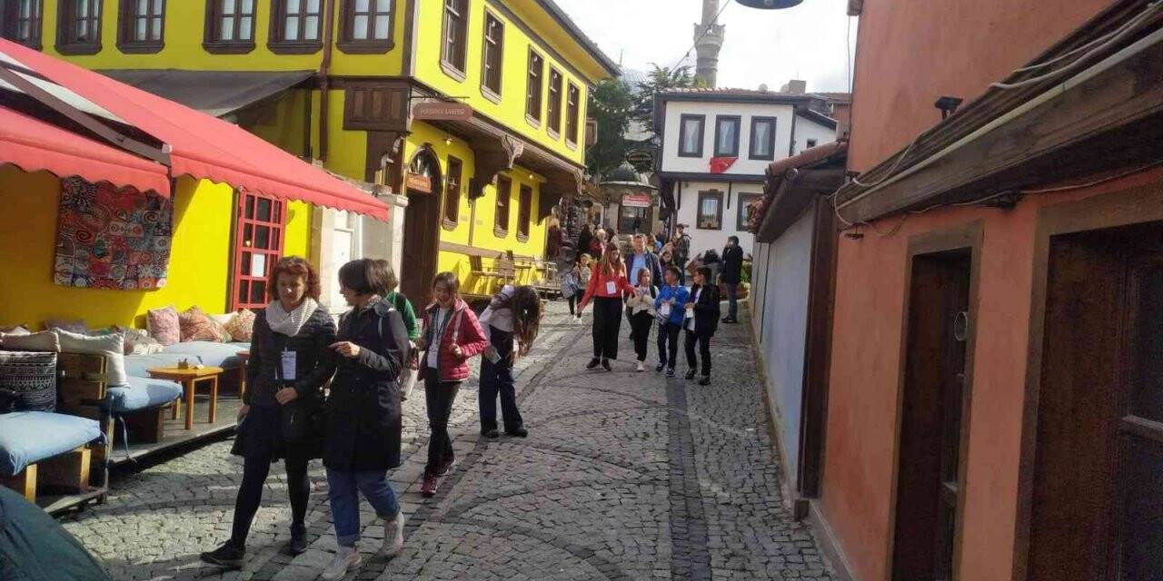 5 ülkeden gelen öğretmen ve öğrenciler Eskişehir’i gezdi