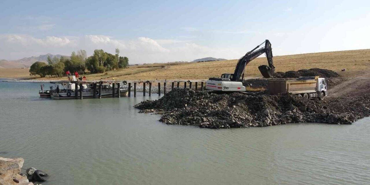 Bakanlık Van Gölü’ndeki balıkçı barınakları için harekete geçti