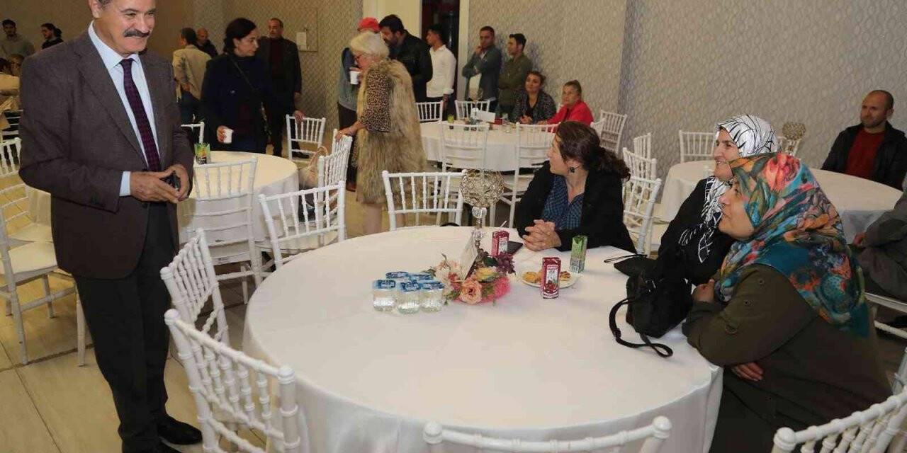 Başkan Deveci’den üniversitelilere çağrı: “Atakumlu olun”