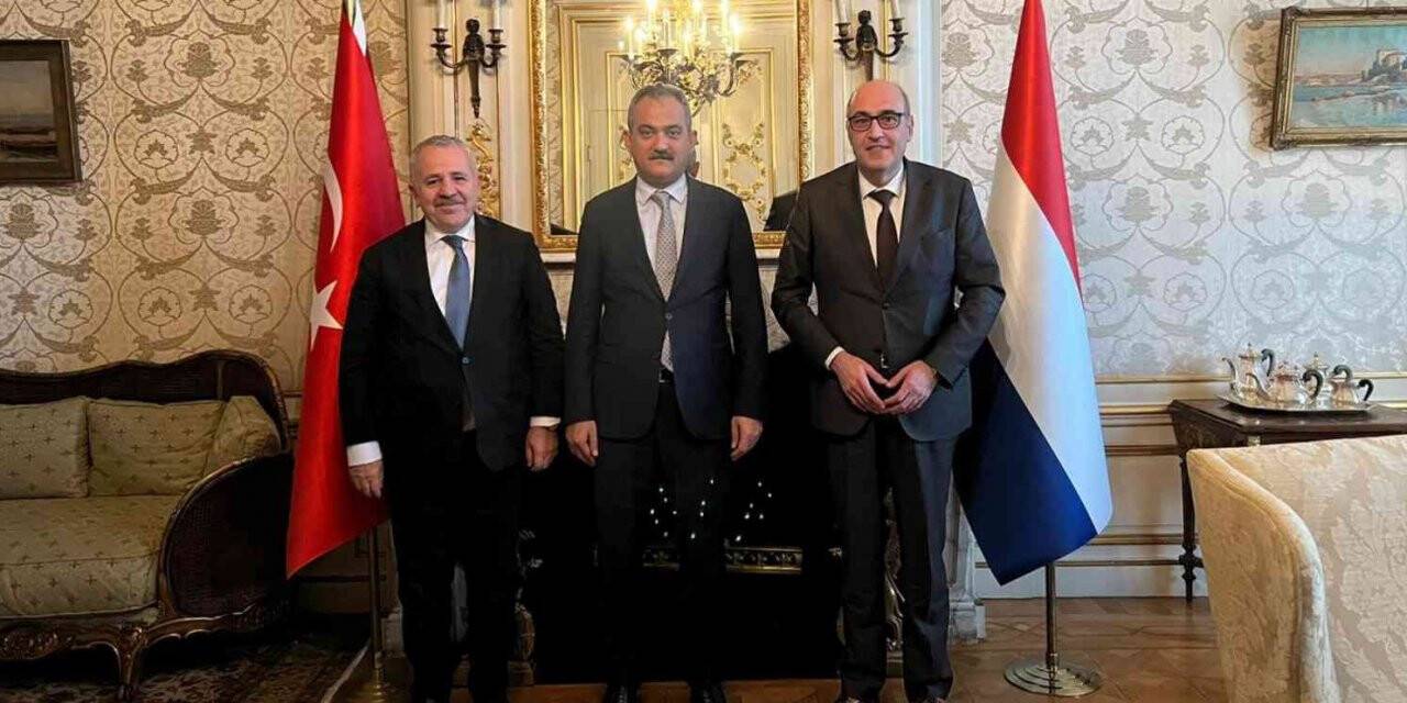 Bakan Özer, Hollanda Mesleki Eğitim Kurulu Başkanı Tekin ile görüştü
