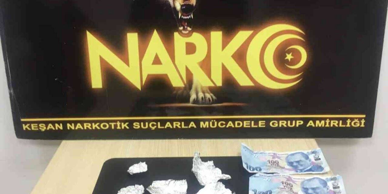 Polis ekiplerinden uyuşturucu ve sahte para operasyonu