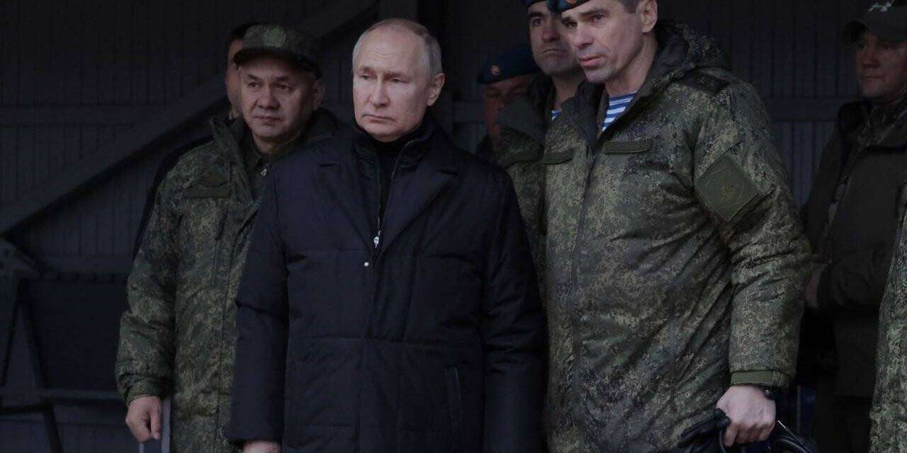Putin, kısmi seferberlikle orduya alınan askerleri denetledi