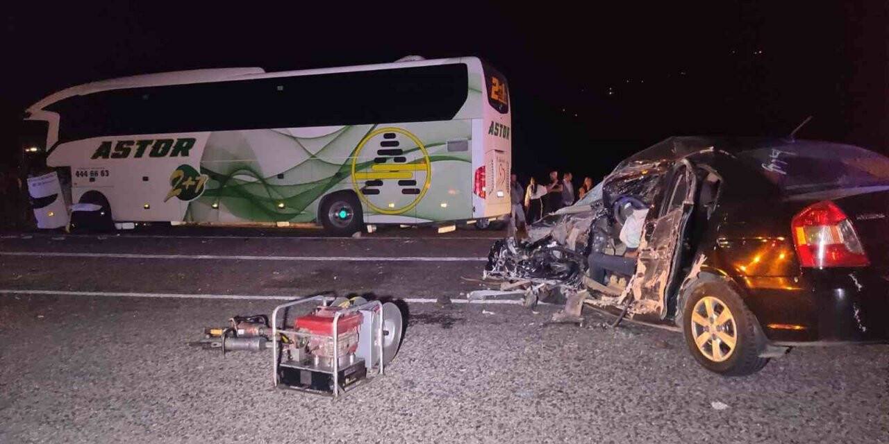 Seydikemer’de otobüsle otomobil çarpıştı: 1 ölü, 1 yaralı