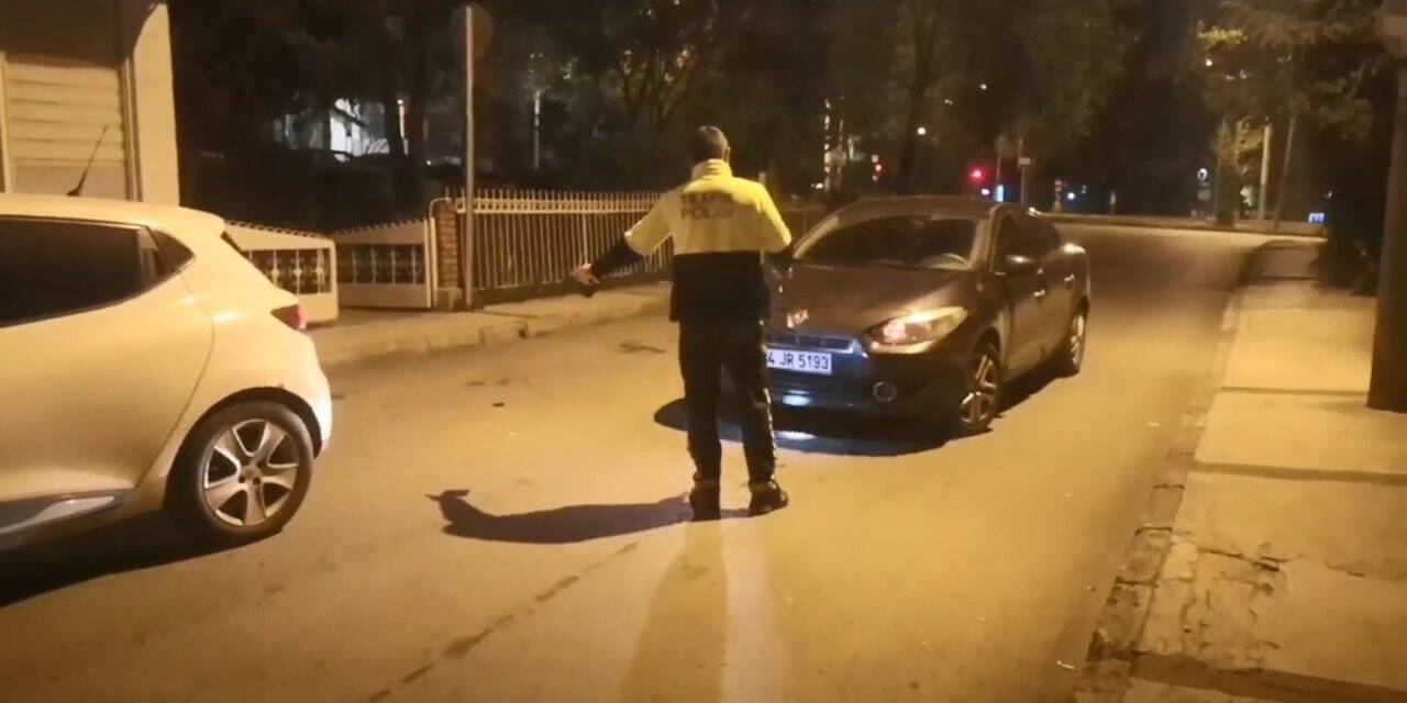 Uygulama noktasında polisi gören sürücü böyle kaçtı