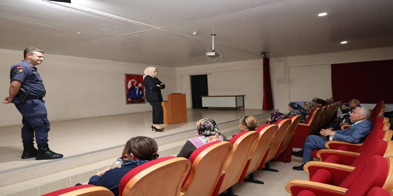 Karacasu’da vatandaşlar bilgilendirilmeye devam ediyor