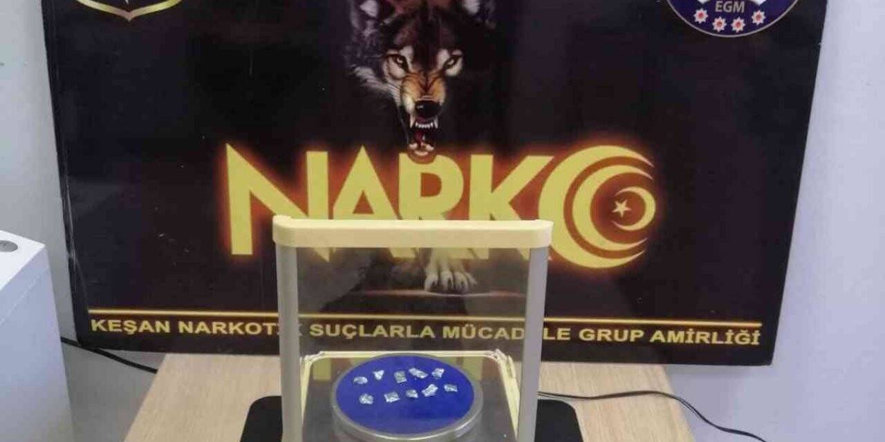 Şüphe üzerine durdurulan şahsın üzerinden uyuşturucu madde çıktı