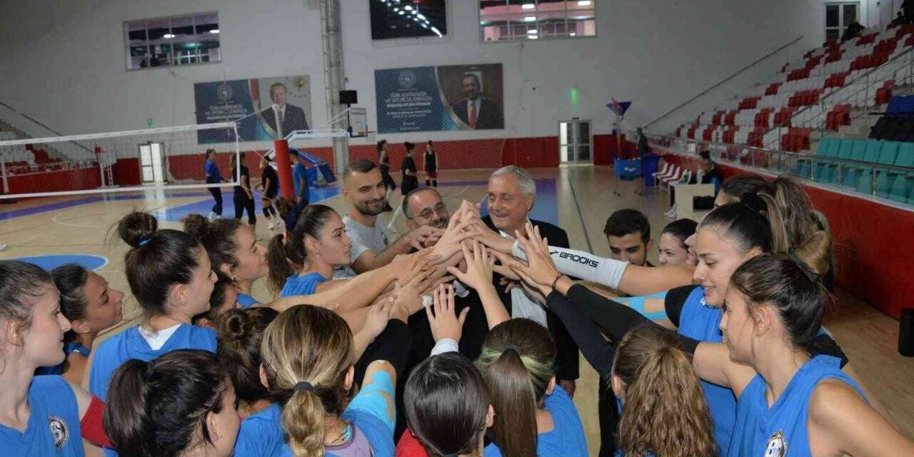 Başkan Bakkalcıoğlu “Bizim Kızlar”a başarılar diledi