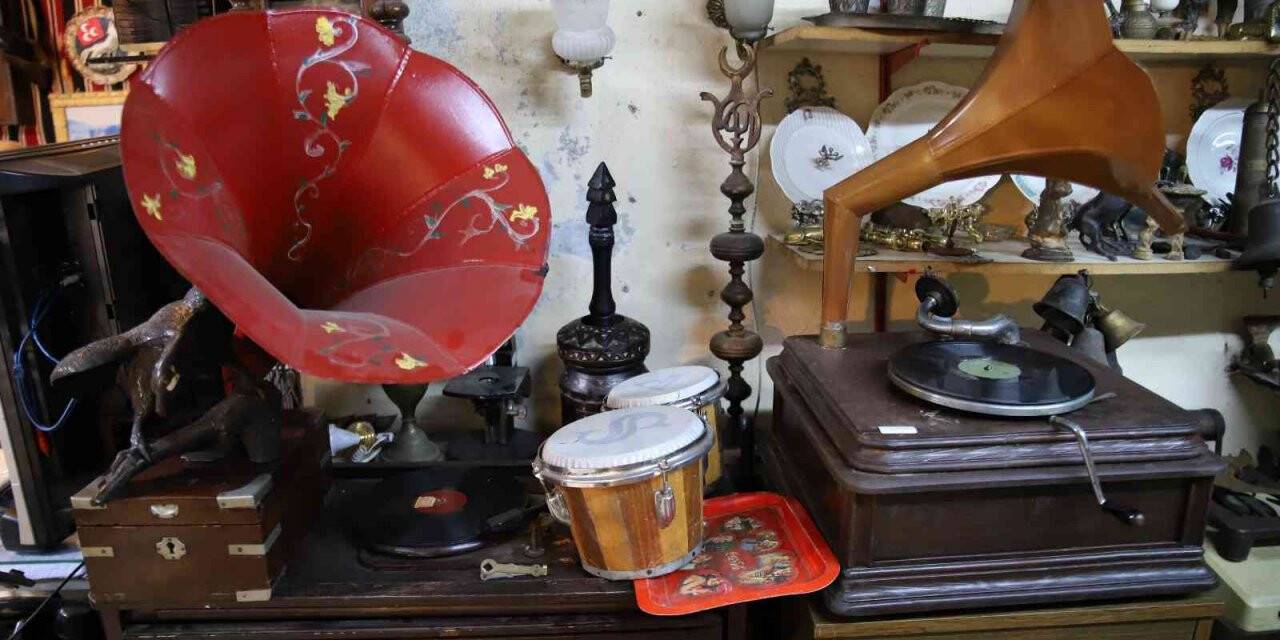 Köyleri dolaşıp eşya topladı, müzelere 6 bin eser kazandırdı