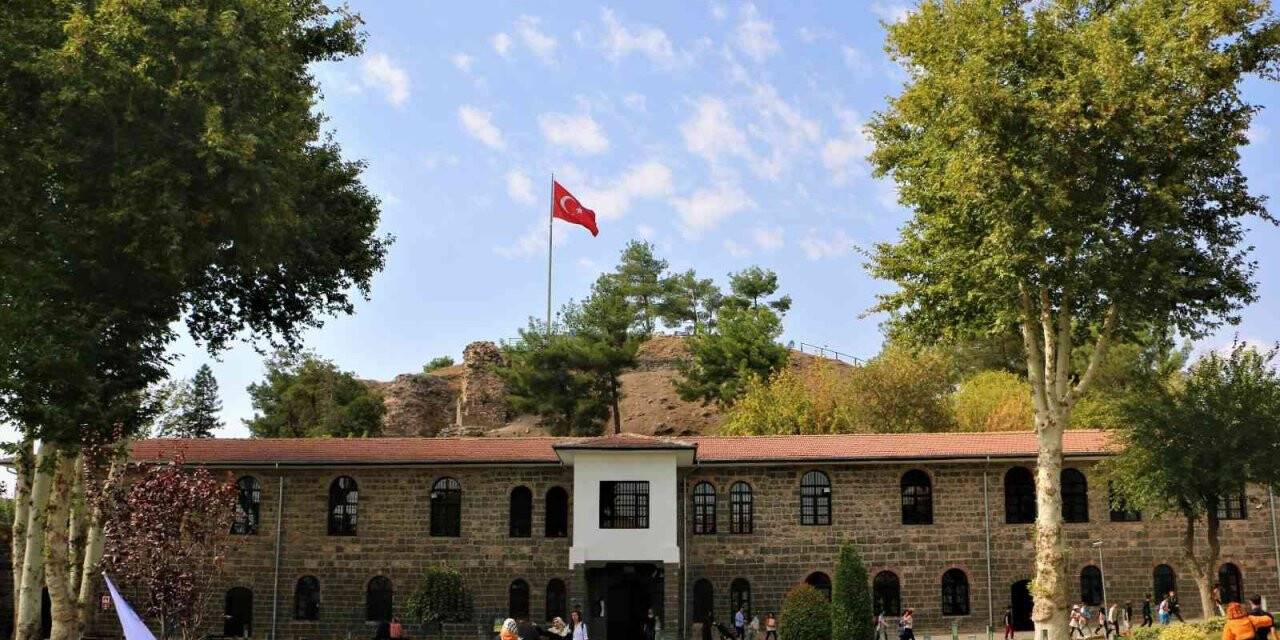 Diyarbakır’da düzenlenen festival, esnafa can suyu oldu