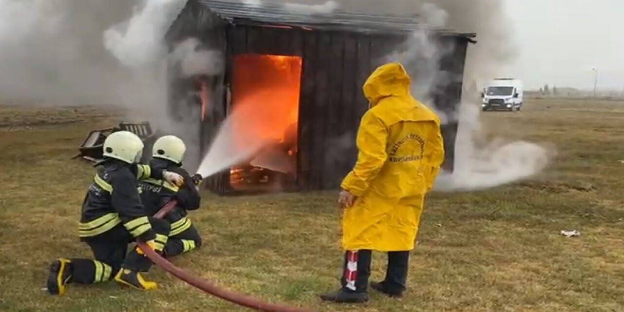 İtfaiye yangın tatbikatı öncesi prova yaptı