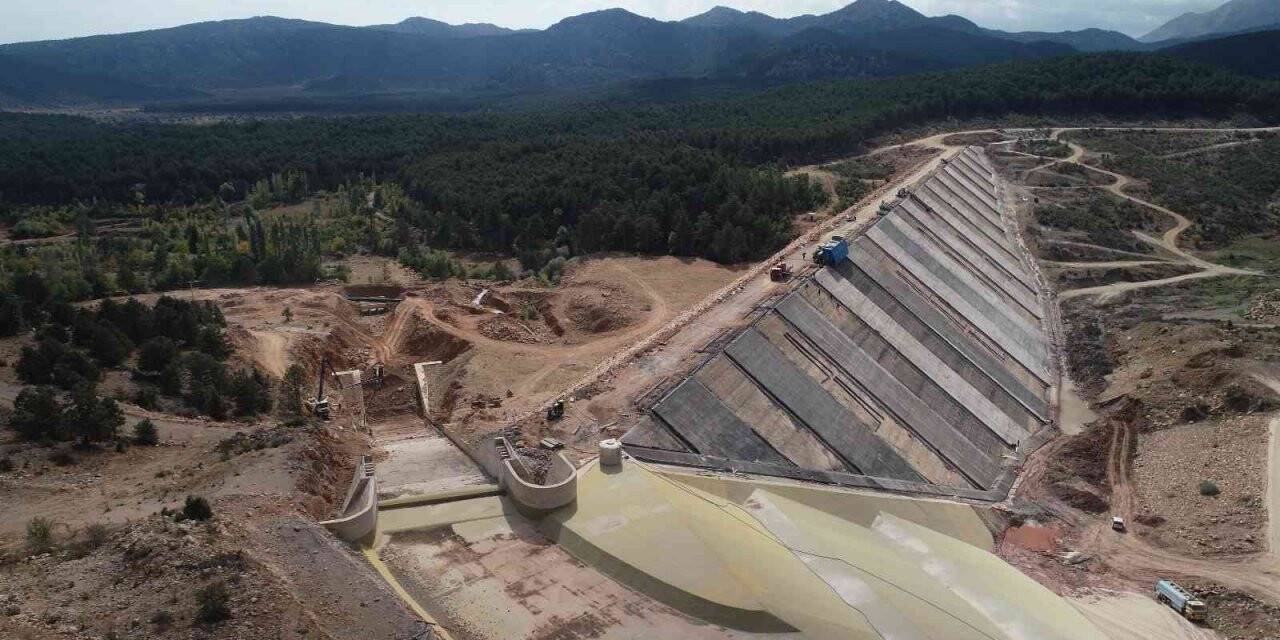 Isparta Yenişarbademli Barajı’nda çalışmalar devam ediyor