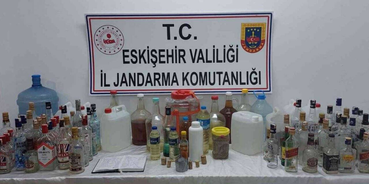 Kaçak içki operasyonunda 2 kişi veresiye defteriyle yakalandı