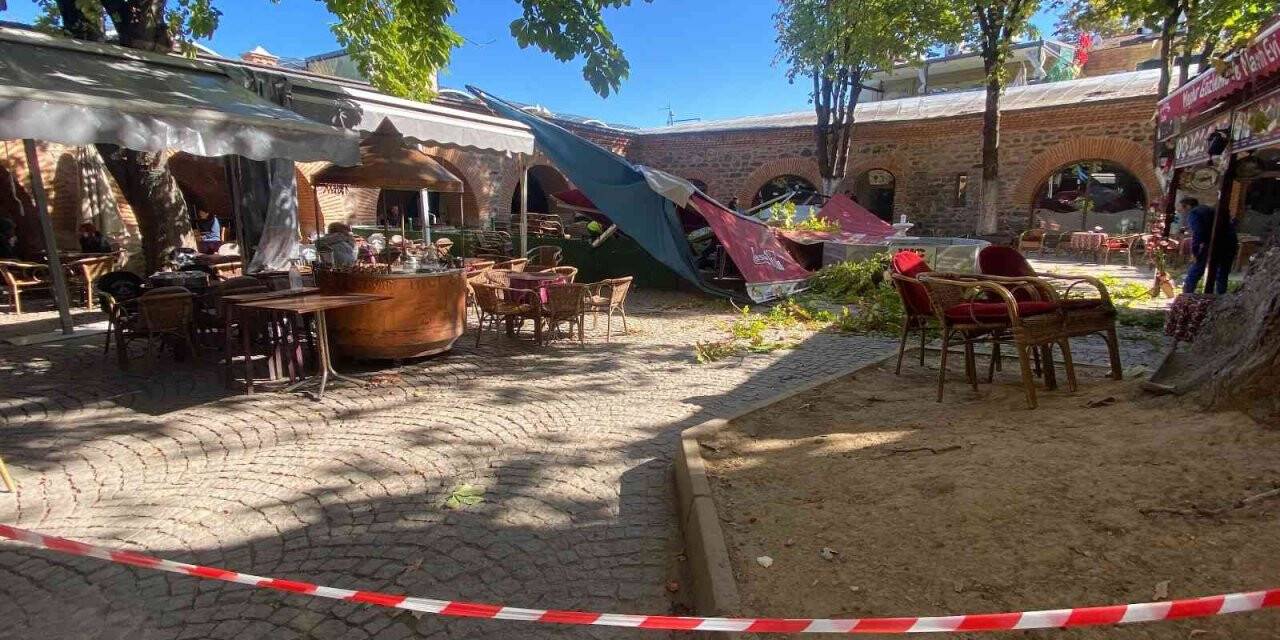 Tarihi Koza Han’da facianın eşiğinden dönüldü