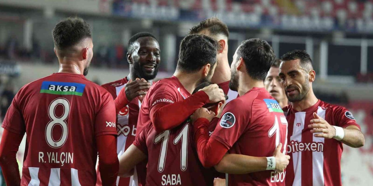 Sivasspor’un hedefi 3’te 3