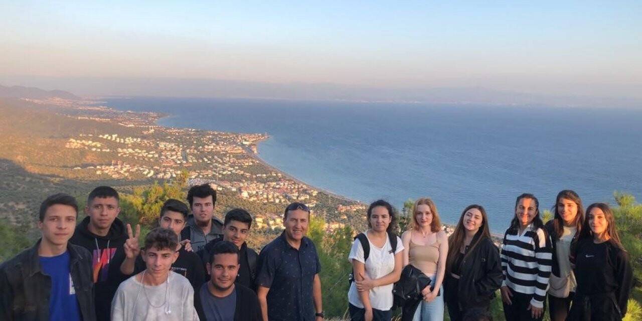 Burhaniye MYO’da öğrenciler için uyum gezisi düzenlendi