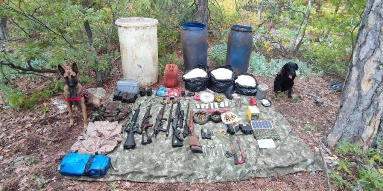 Hatay’da PKK’ya ait 4 depoda çok sayıda mühimmat ve yaşam malzemesi ele geçirildi